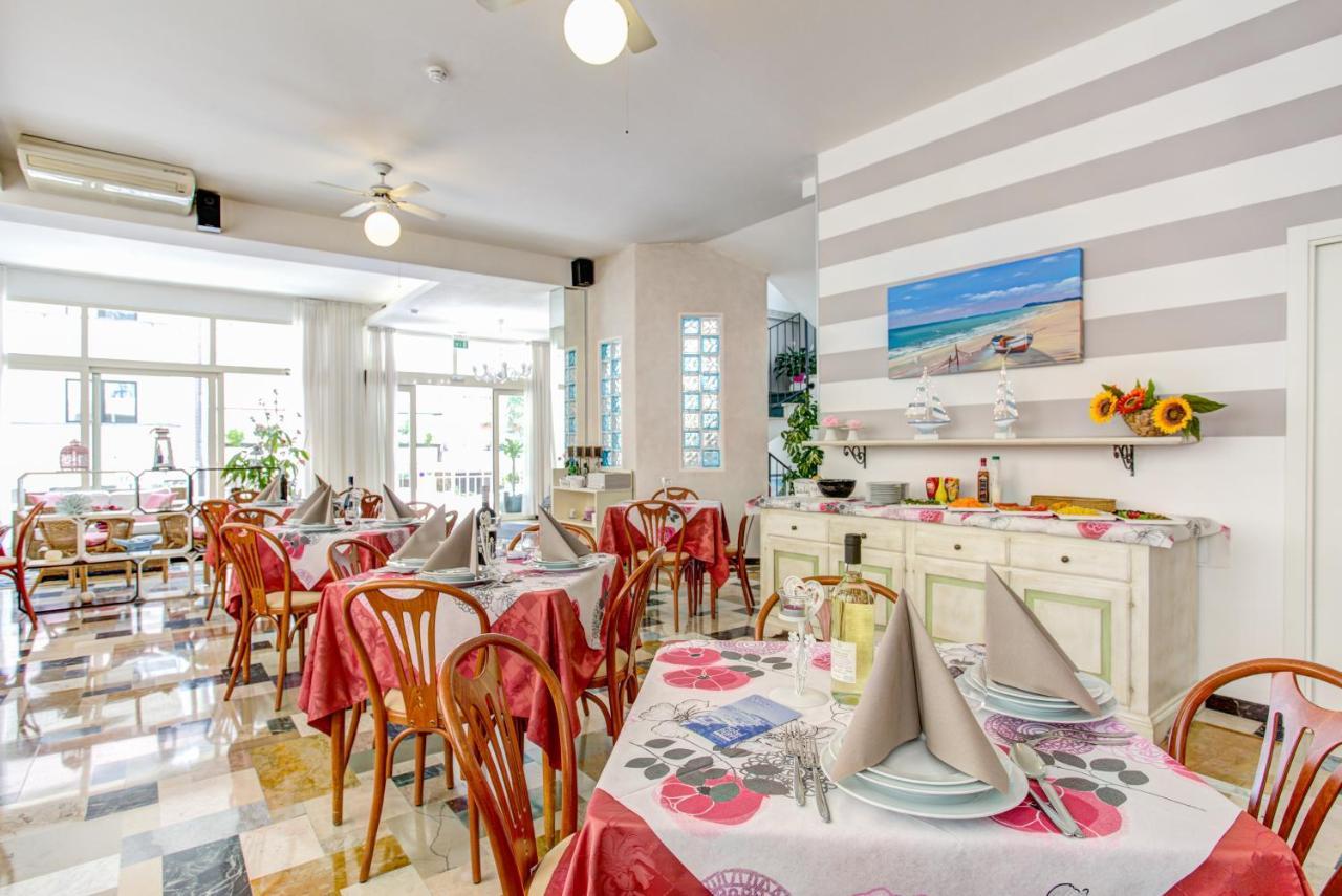 Hotel Puppi Cattolica Exterior foto